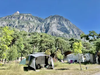 Emplacement - Emplacement Tente, Caravane Et Camping-Car (Voiture Sur Le Parking Privé Après Avoir Déchargé) - Camping River