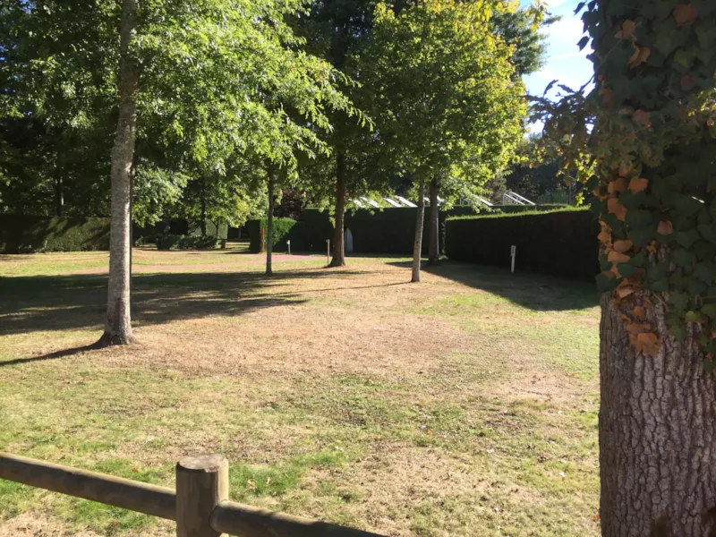 Forfait Confort (1 Tente, Caravane Ou Camping-Car / 1 Voiture / Électricité 16 A)