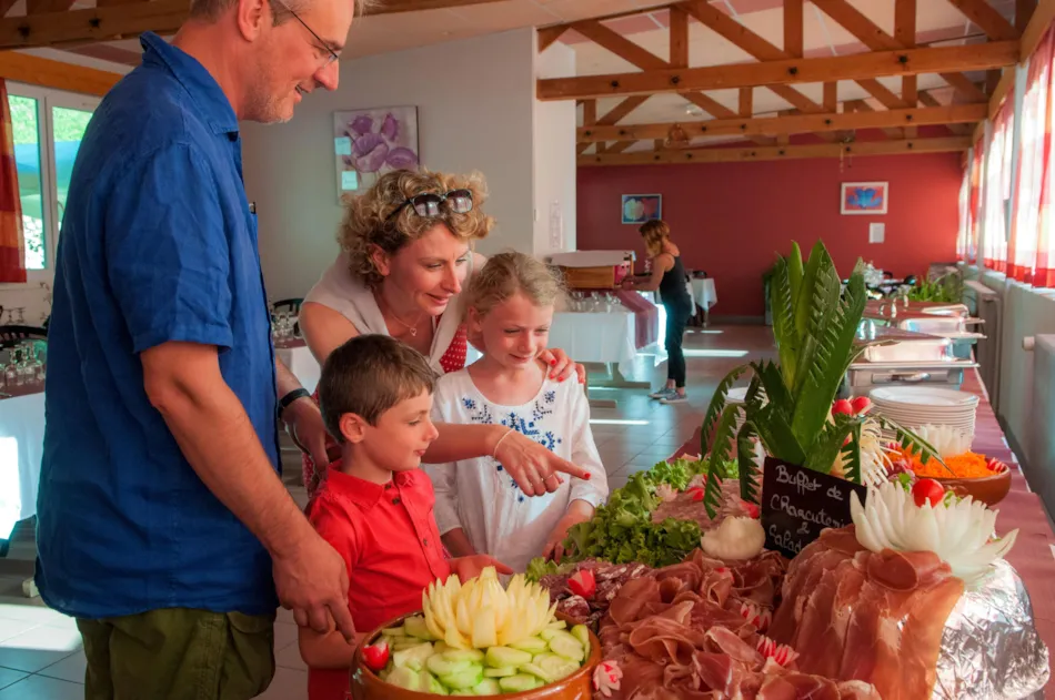 VILLAGE DE VACANCES DE MARC***