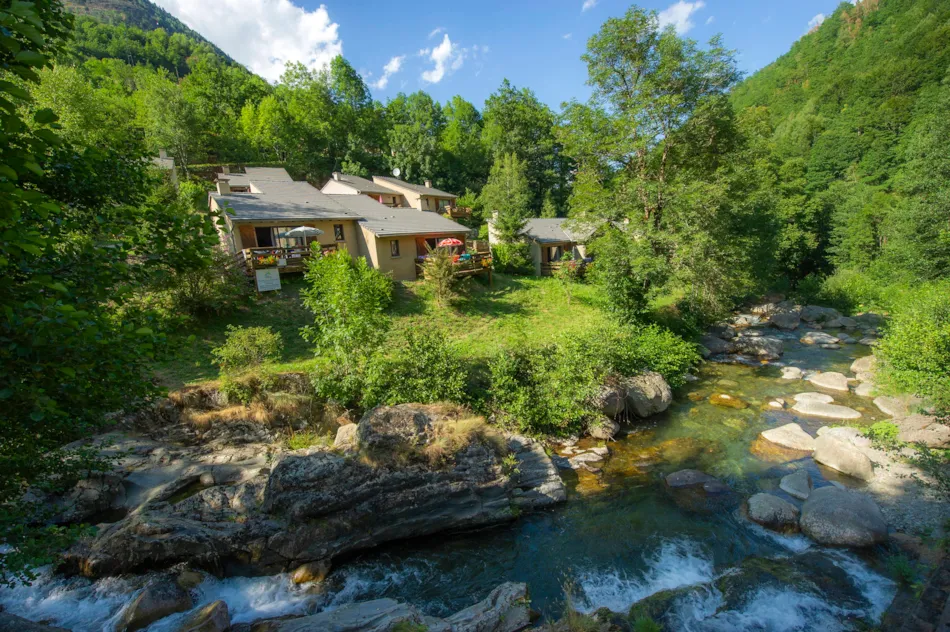 VILLAGE DE VACANCES DE MARC***