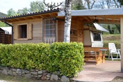 Caravan with Water and Private Bathroom (No Shower) — 1