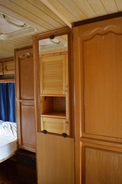 Caravan with Water and Private Bathroom (No Shower) — 7