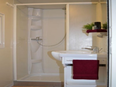 Mobile-home with Small / Medium Size Pets — 9