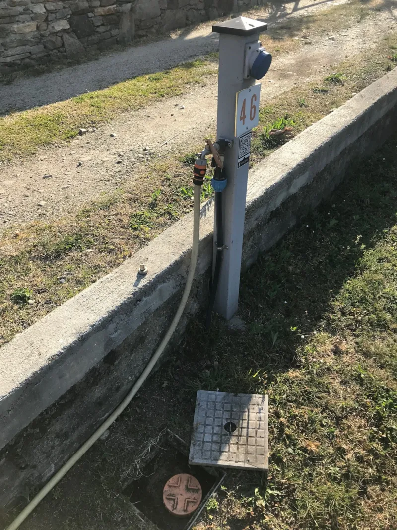 Emplacement Standard + Raccordement Eau Et Évacuation Des Eaux Usées