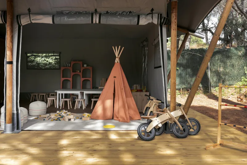 Emplacement Premium Pour Caravane Ou Camping-Car (Les Tentes Ne Sont Pas Autorisées)