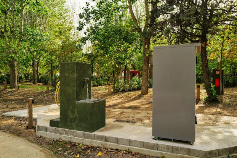 Emplacement Plus Pour Caravane Ou Camping-Car (Les Tentes Ne Sont Pas Autorisées)