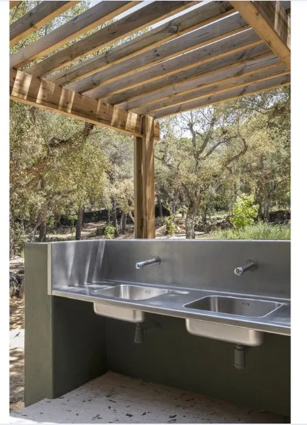 Emplacement Pour Camping-Car (Les Tentes Ne Sont Pas Autorisées)