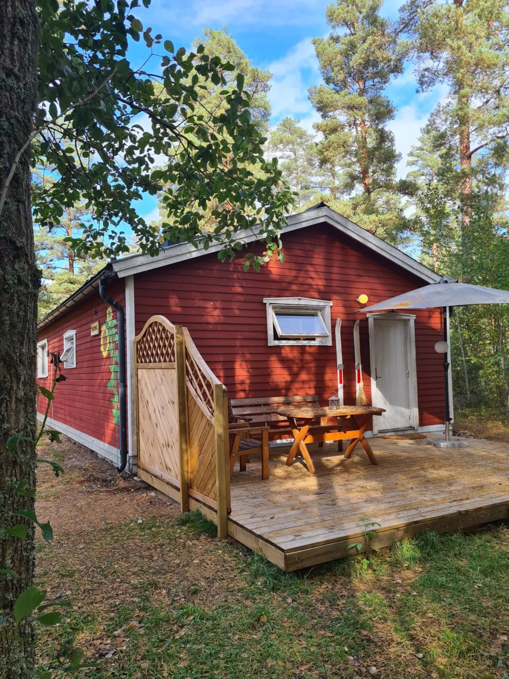 Accommodation - Stuga Solros (Sunflower) - Naturcamping Lagom