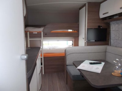 Rental Caravan - 2 adults and 2 children — 3