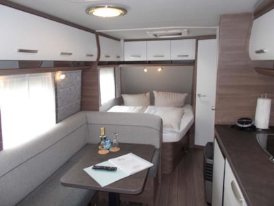 Rental Caravan - 2 adults and 2 children — 2