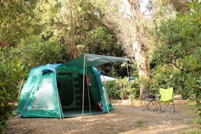 Pitch Small tent + vehicle — 1