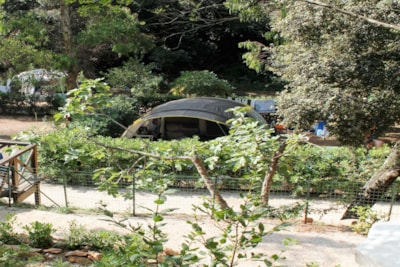 Pitch : car + large tent/caravan or camping-car — 5