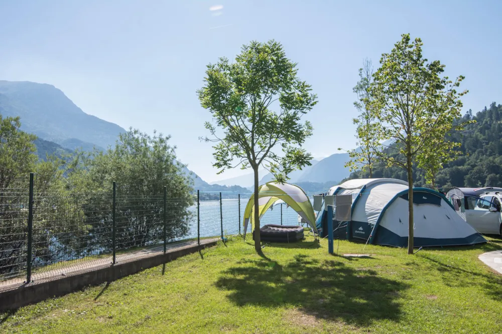 Lake view pitch + car + tent or caravan + electricity