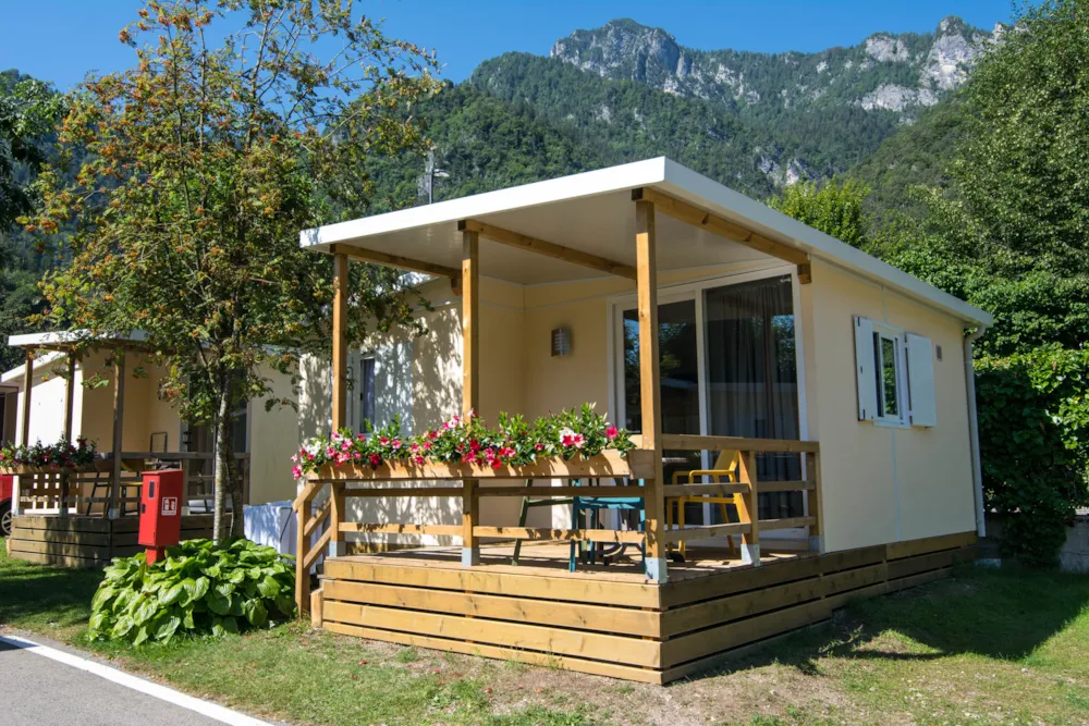 Comfort Mobile-home for 4/5 people, terrace and parking, only 150 mt far from lake
