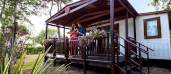 Mietunterkunft - Mobilheim Maxi Caravan - Camping Pino Mare