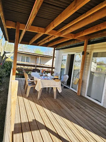 Mietunterkunft - Mobilheim Premium "Atrium"-Klimatisiert/Tv-2 Schlafzimmer-Maxi 4 Personen (Einschließlich Baby) - Camping le Dolium