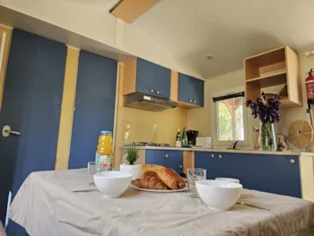 Mietunterkunft - Mobilheim 'Sunshine 4' Mit Klimaanlage/Tv - 2 Schlafzimmer - Max. 4 Personen (Einschließlich Baby - Camping le Dolium