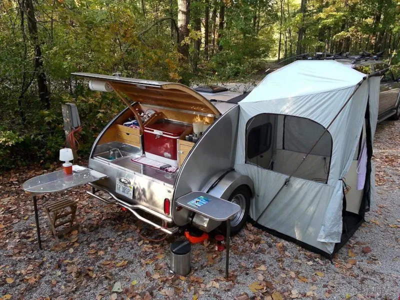 Emplacement 1 Tente, Caravane Ou Camping-Car / 1 Voiture