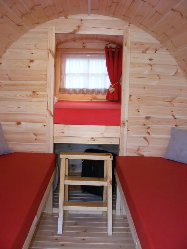 Tonneau Nature Lodge - Hébergement Insolite - Campement - Nuitée : Arrivée Partir De 15H 00 Départ Le Lendemain Au Plus Tard 11 H 00 - Sanitaires À Environ 80 M - Douche : 1 € (Monnayeur) 5 Mn -