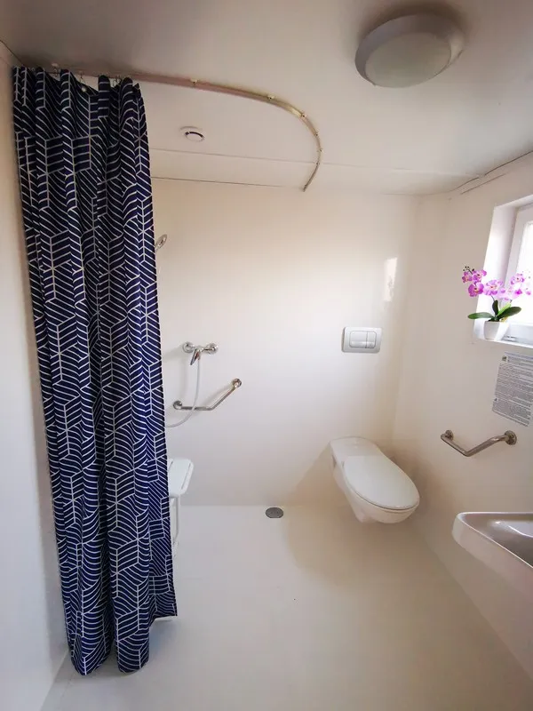 Mobil-Home N°134 - 34M² - 2 Chambres-4 Personnes Maximum-Année 2012-Terrasse Couverte-Adapté Pmr