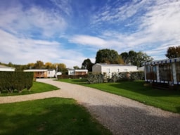 Camping Des Trois Tilleuls - image n°2 - Roulottes