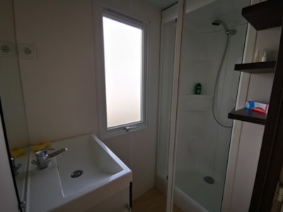 Mobile-home n°114 - 28 m² - 2 bedrooms - Half-covered terrace
