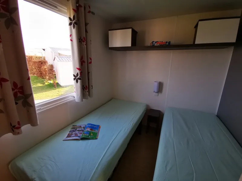 Mobil-Home N°114 - 28 M² - 2 Chambres 4 Personnes Maximum - Année 2010 - Avec Terrasse Semi-Couverte