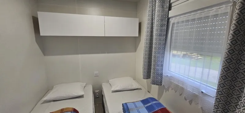 Mobil-Home N°33 - 33 M² - 3 Chambres - 6 Personnes Maximum - Année 2024 - Terrasse Couverte -