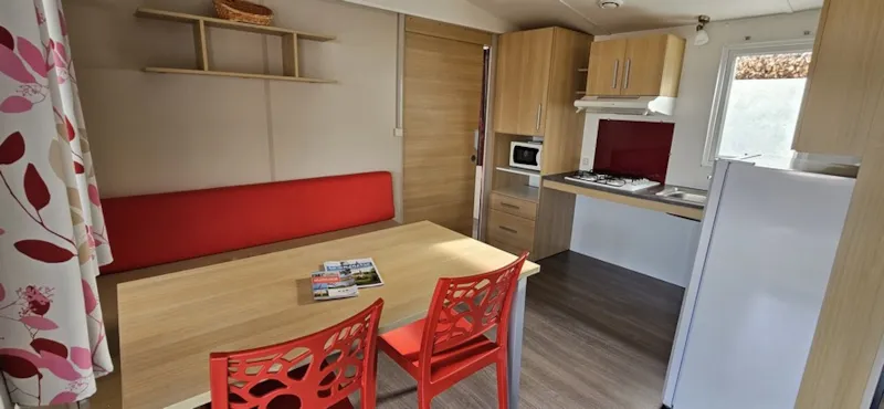 Mobil-Home N°134 - 34M² - 2 Chambres-4 Personnes Maximum-Année 2012-Terrasse Couverte-Adapté Pmr