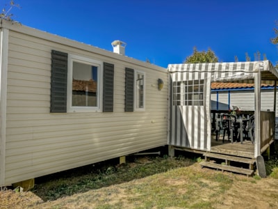 3-bedroom Bermudes mobile home with terrace