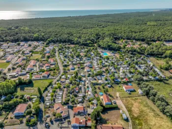 Camping Le Lagon Bleu - MyCamping