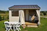 Tithome 2 Chambres Sans Sanitaires, Coin Cuisine Avec Frigo, Terrasse Bois Couverte Et Fermée Tithome 2 Chambres Sans Sanitaires, Coin Cuisine Avec Frigo, Terrasse Bois Couverte Et Fermée