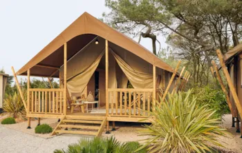 Mietunterkunft - Nouveauté 2022 : Wood Lodge  2 Chambres Terrasse Couverte - Camping Les Prairies de L'Etang
