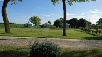 Stellplatz - Stellplatz Zelt, Wohnwagen + Auto - Camping BOIS DE LA CHASSE