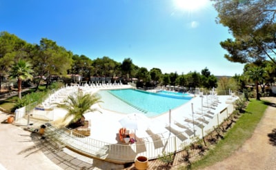 Camping Résidentiel La Pinède