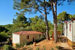 Camping Résidentiel La Pinède - image n°7 - Roulottes