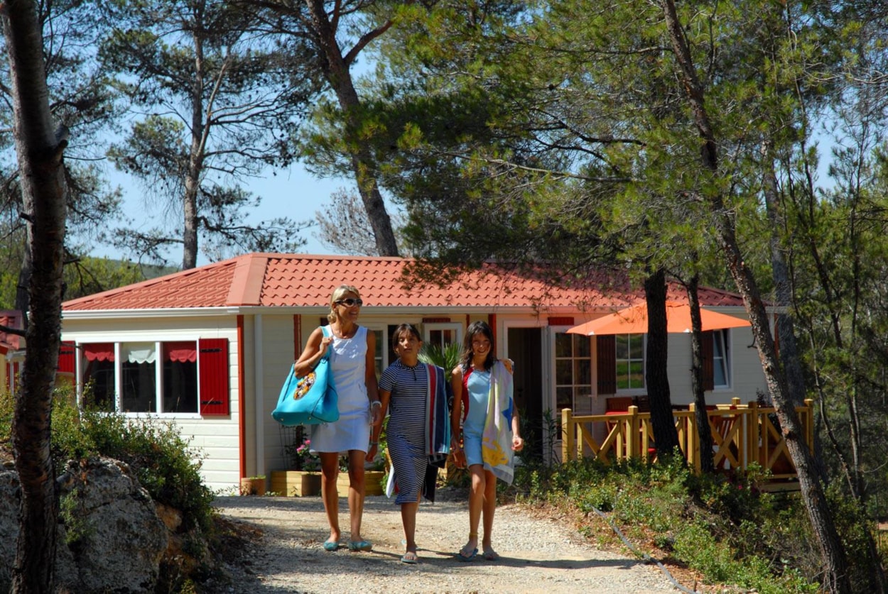 Camping Résidentiel La Pinède