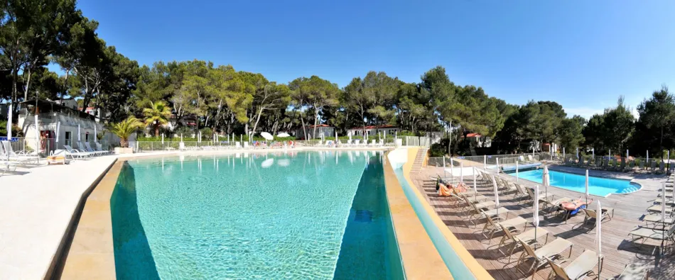 Camping Résidentiel La Pinède