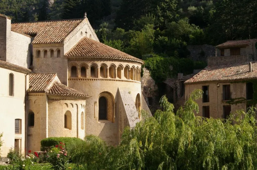 Camping Résidentiel La Pinède