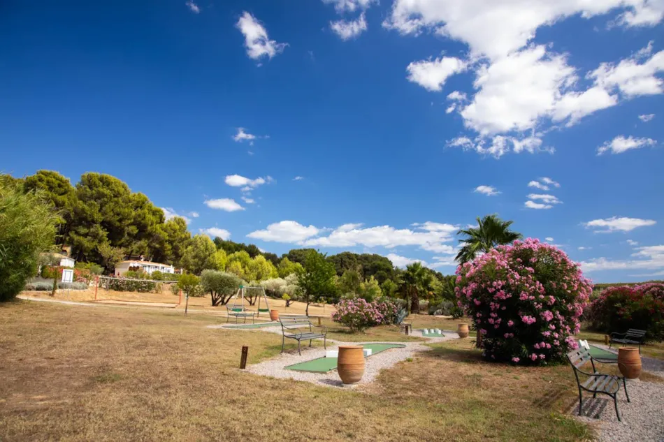 Camping Résidentiel La Pinède