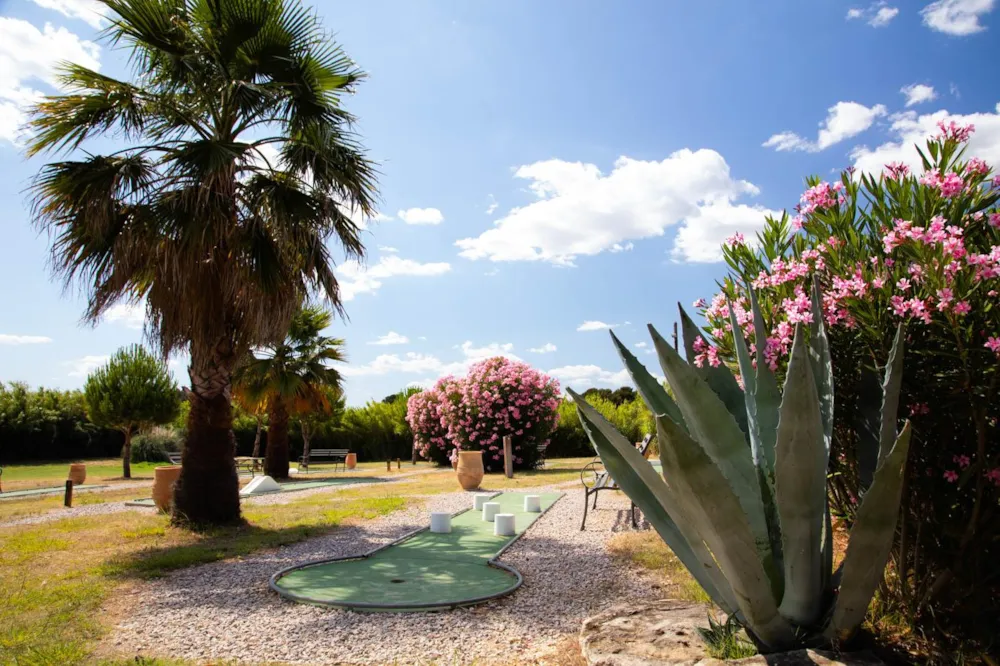 Camping Résidentiel La Pinède