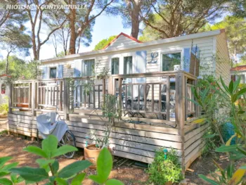 Mietunterkunft - Tribord Confort -3 Schlafzimmer 32M²- *Klimaanlage, Terrasse, Tv* - Camping Résidentiel La Pinède