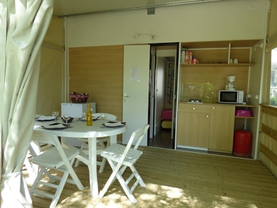 Mobile home TITHOME 20m² / 2 bedrooms - sheltered terrace (without toilet blocks)