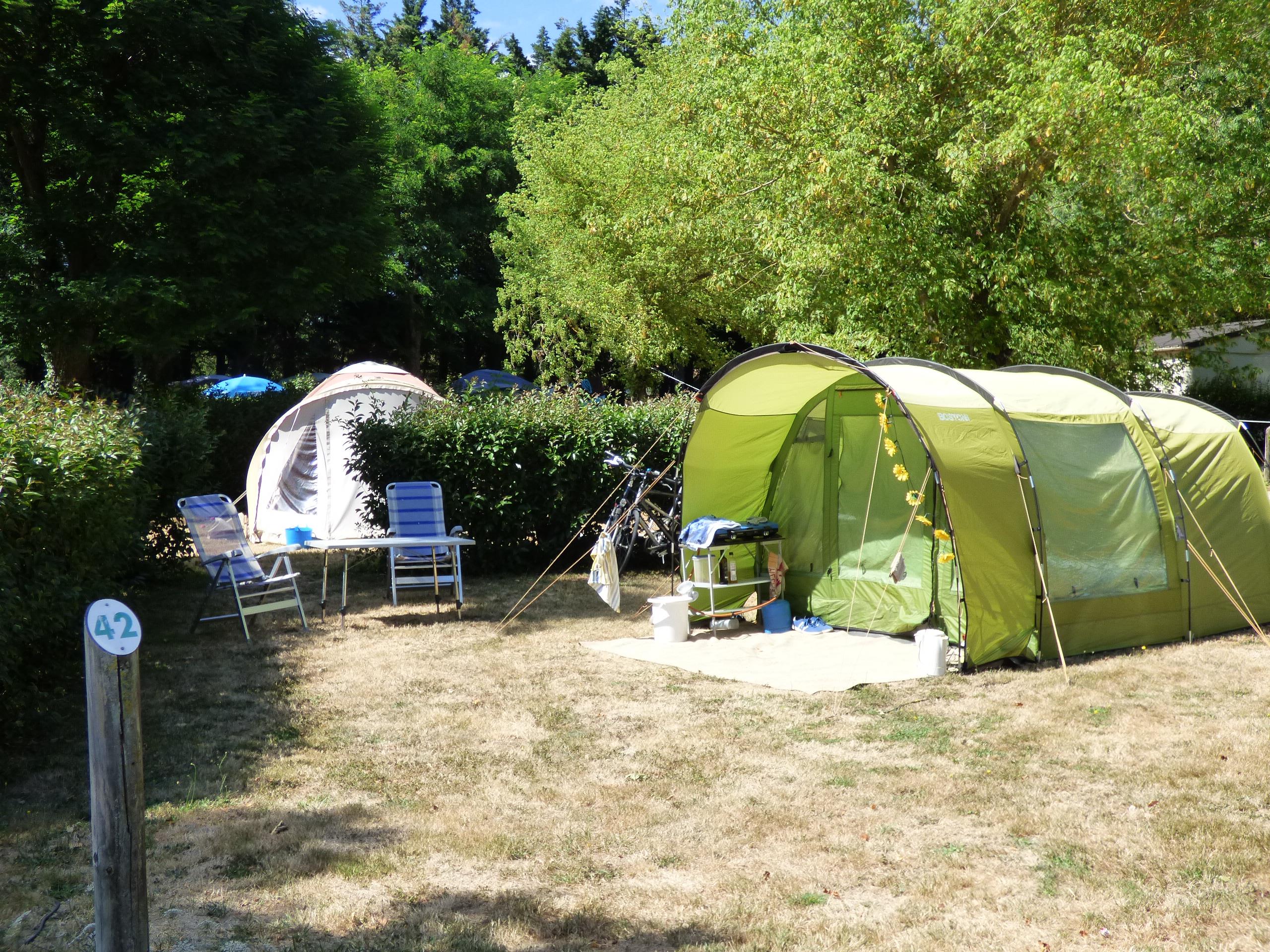 Emplacement - Emplacement Confort Avec Éléctricité 6A, Camping-Car Ou Voiture + Tente/Caravane + 2 Pers - Camping La Porte d'Autan