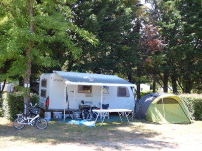 Comfort pitch with 6A electricity, motorhome or car + tent/caravan