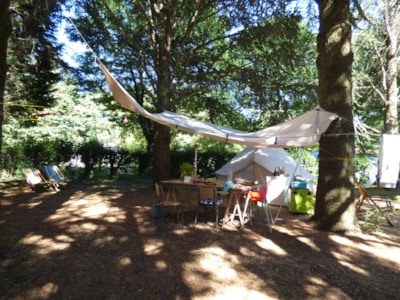 Privilege+ pitch with 16A electricity, motorhome or car + tent/caravan