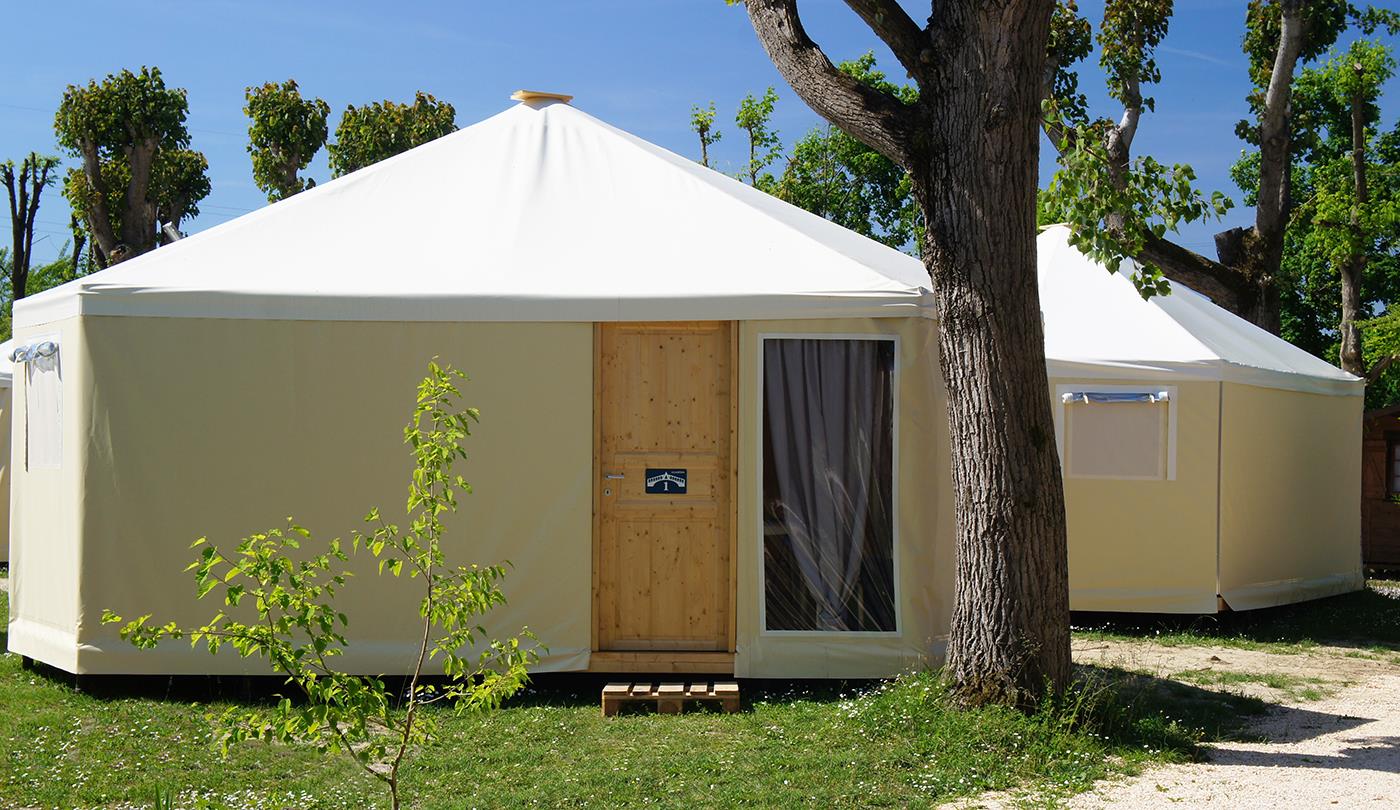 GLAMPING BUNGALOW-TENT
