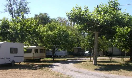 Kampeerplaats(en) - Pakket: Standplaats + Voertuig + Tent Of Caravan - image n°2 - Camping A l'Ombre des Sycomores