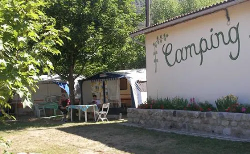 Emplacement - Forfait Emplacement Avec Voiture - Camping A l'Ombre des Sycomores