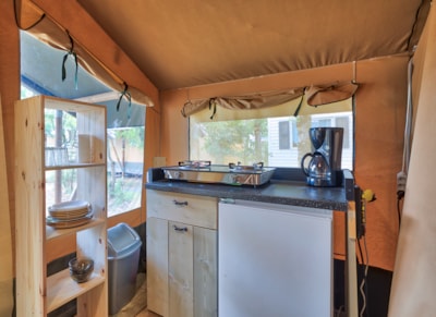 Tent Safari without toilet blocks